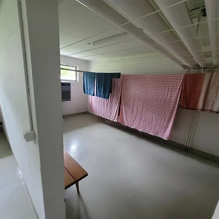 Central, Newly Renovated 2-room