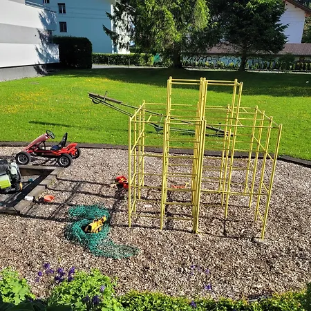 Central, Newly Renovated 2-room Апартаменти *