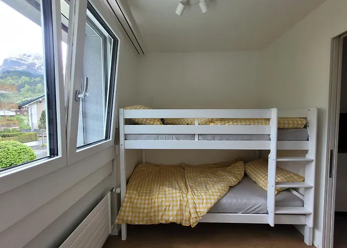 Central, Newly Renovated 2-room Apartment