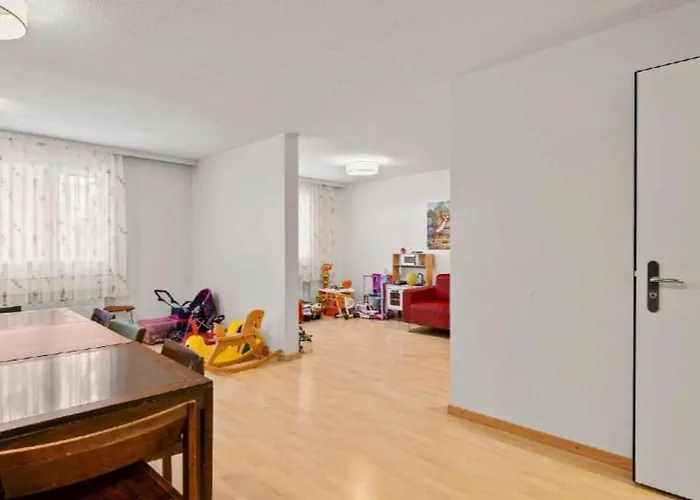 Apartment Central, Newly Renovated 2-room