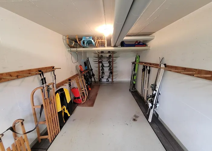 Apartment Central, Newly Renovated 2-room