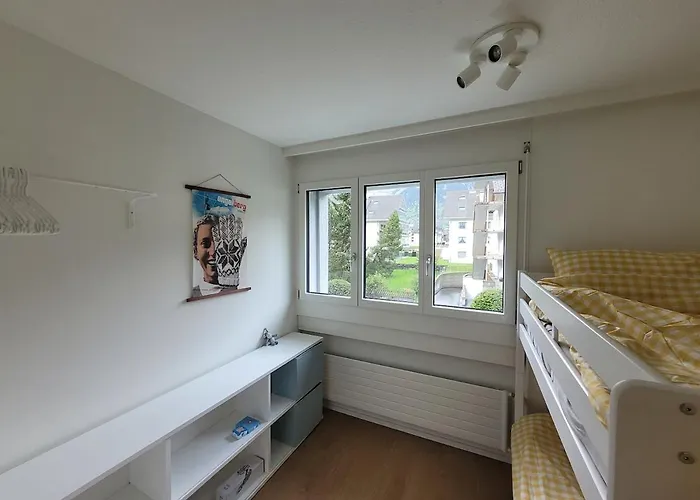 Apartment Central, Newly Renovated 2-room *