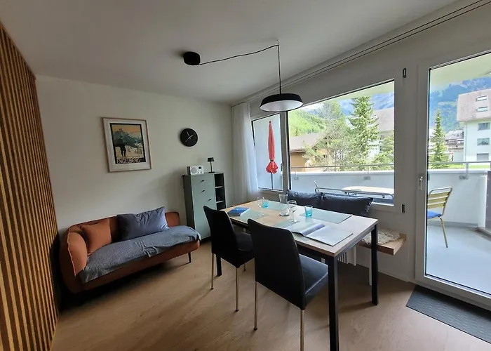 Central, Newly Renovated 2-room Apartment