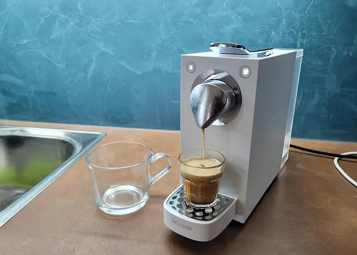 Apartment Central, Newly Renovated 2-room *